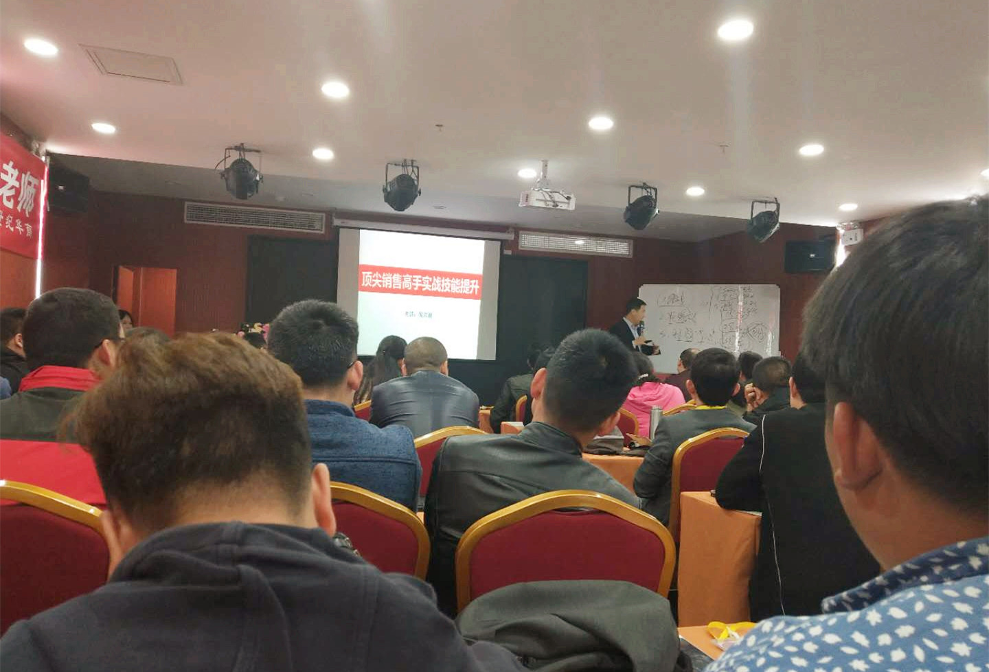 �����ǳ������Զ�������Ŷ�ѧϰ�����װ͡�������ѵ��